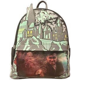 Loungefly Hogwarts Castle Lenticular & Glow In The Dark Backpack